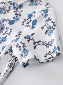 小男童印花前蝴蝶結襯衫和背帶短褲套裝