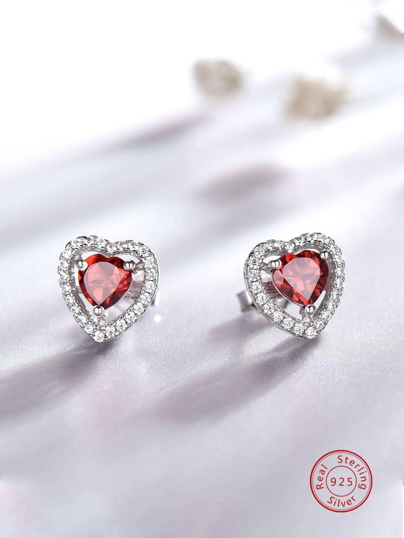 1雙精美方晶鋯石愛心設計純銀耳釘適合女士適用於禮品 - 酒紅色 - 查看 1