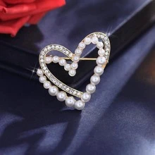 1枚優雅的人造珍珠鑲嵌心形胸針,適用於女性約會禮物 - 金色 - 查看 2