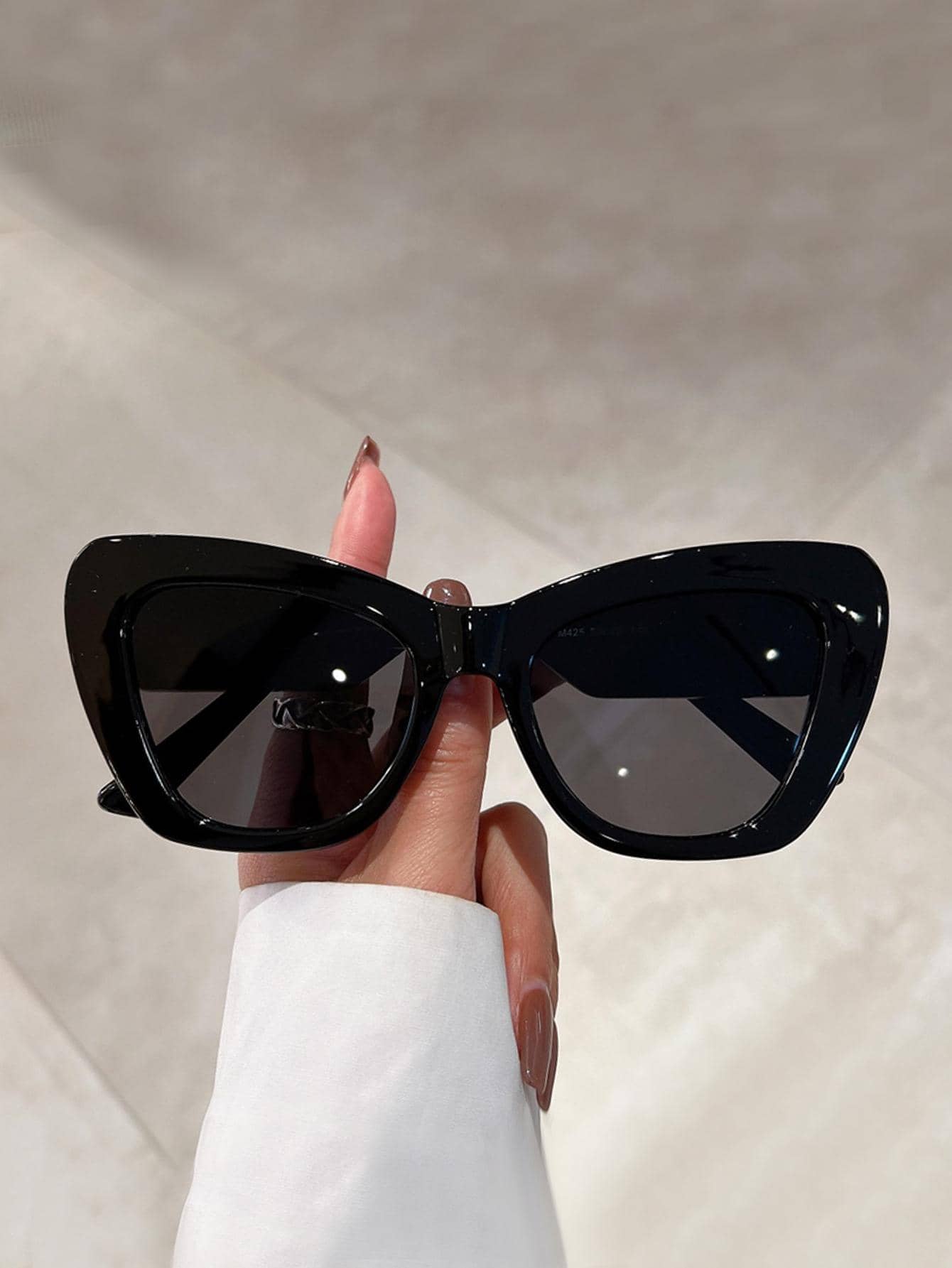 貓眼太陽鏡 - 黑色 - 查看 1