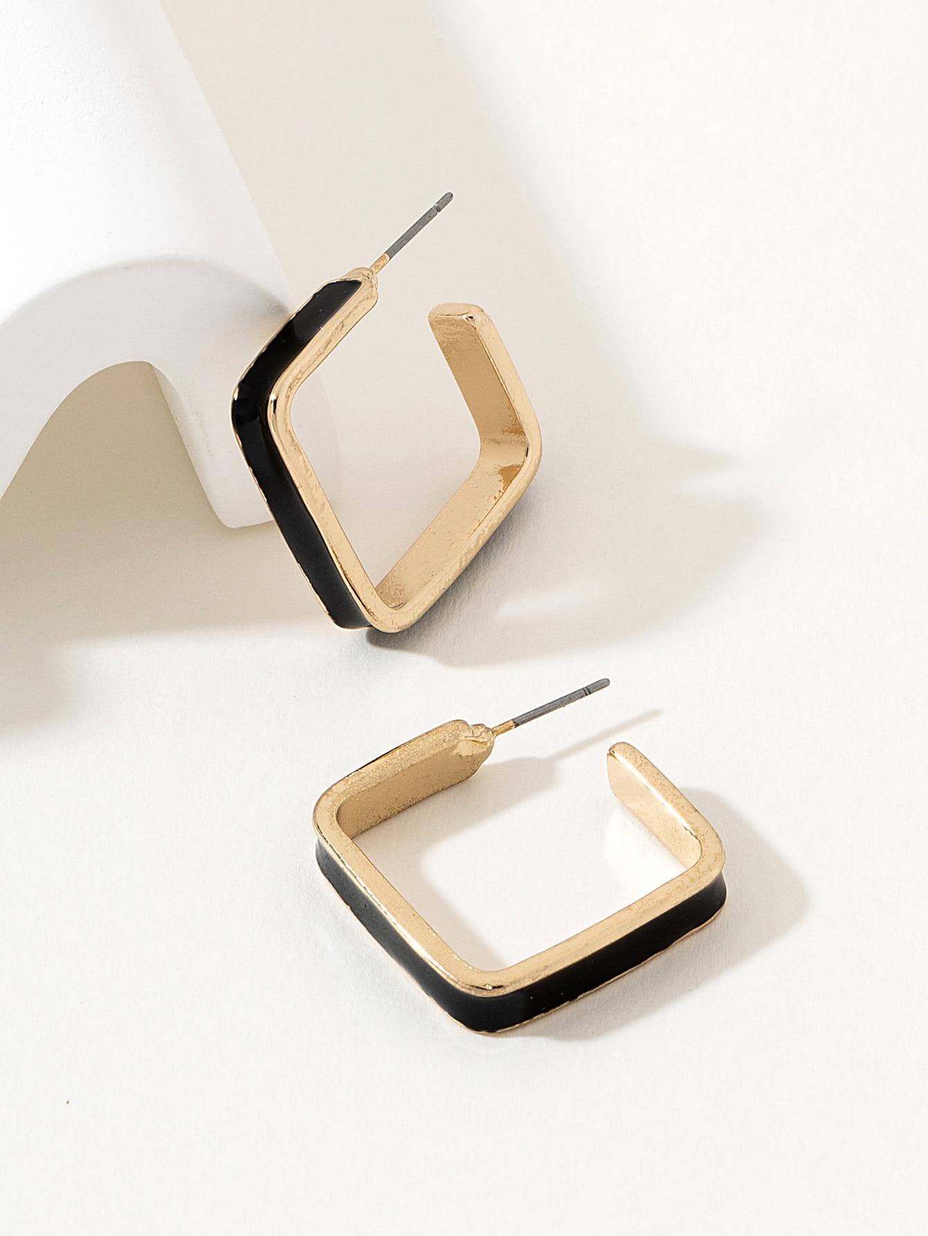 Geometric Design Cuff Hoop Earrings - Black - View 1