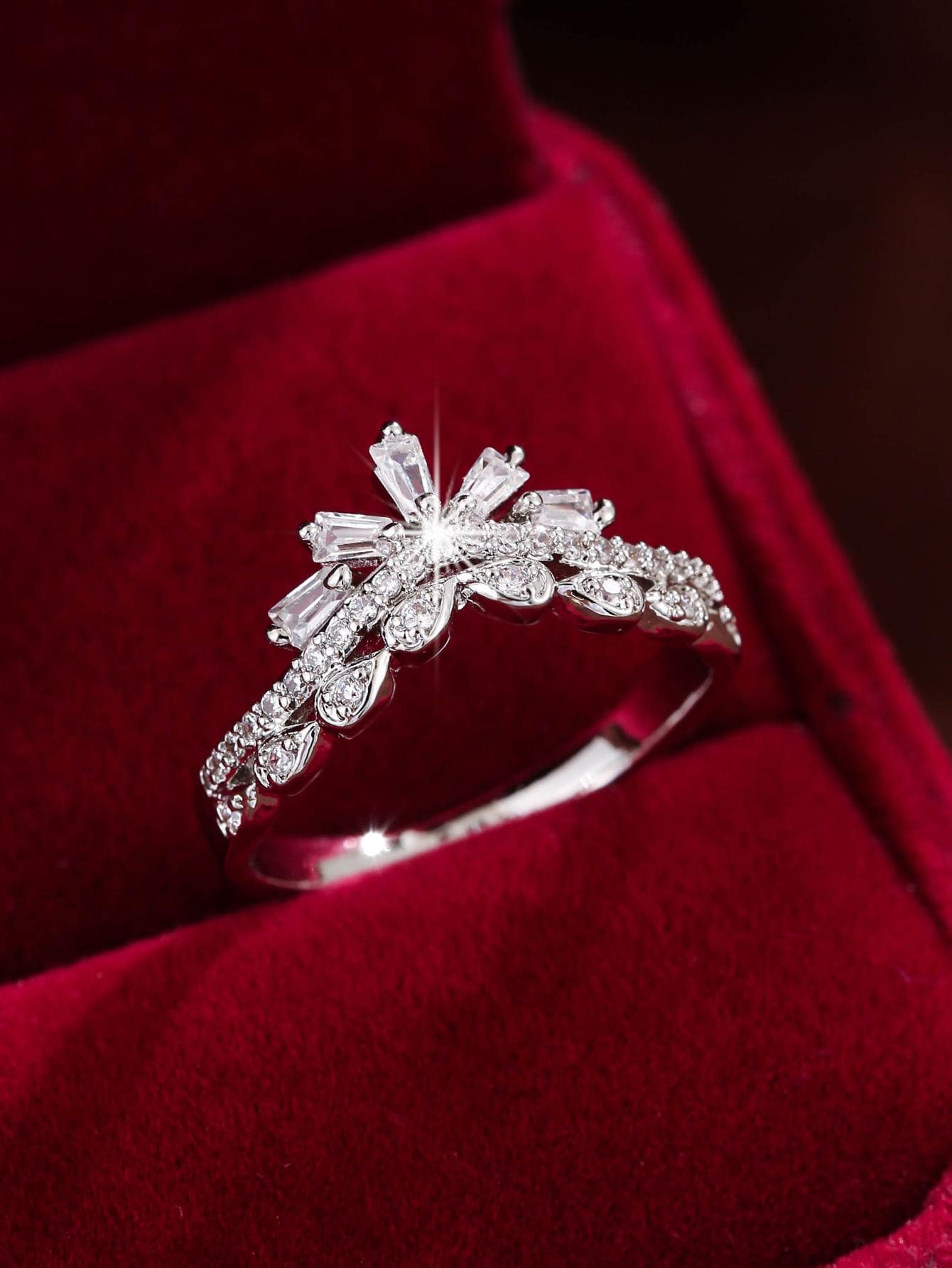 Nhẫn Trang Trí Đá Cubic Zirconia - Bạc - Xem 1