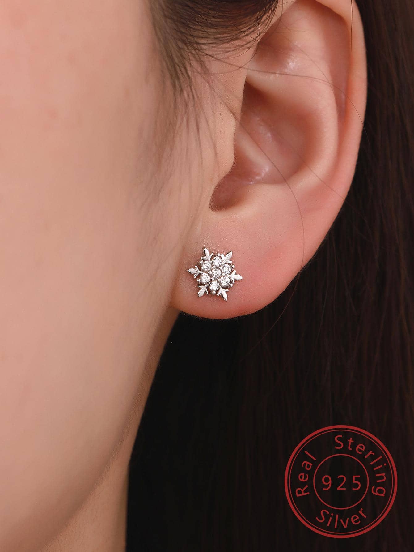 Snowflake & Cubic Zirconia Decor Silver Stud Earring - Silver - View 1