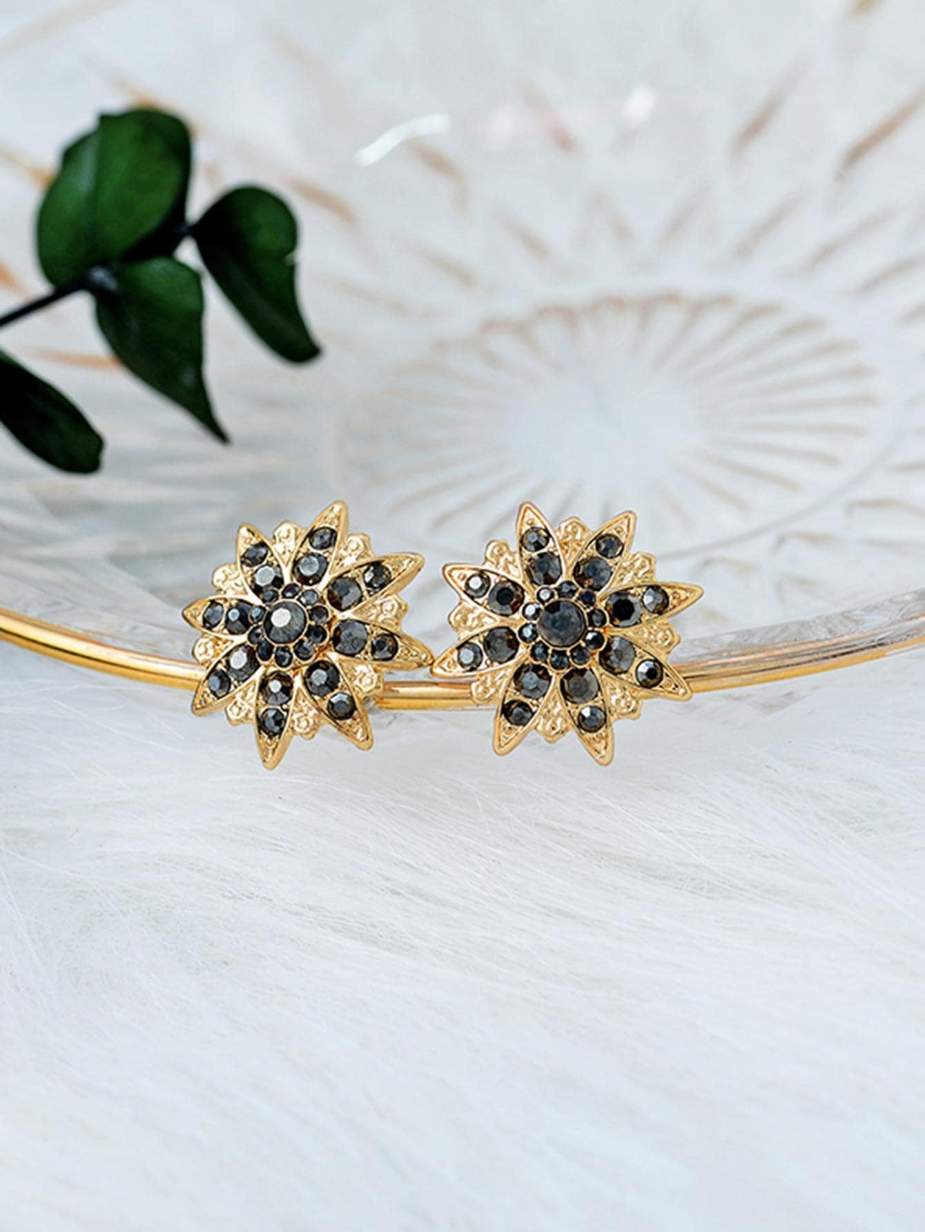 Rhinestone Flower Stud Earrings - Yellow Gold - View 1