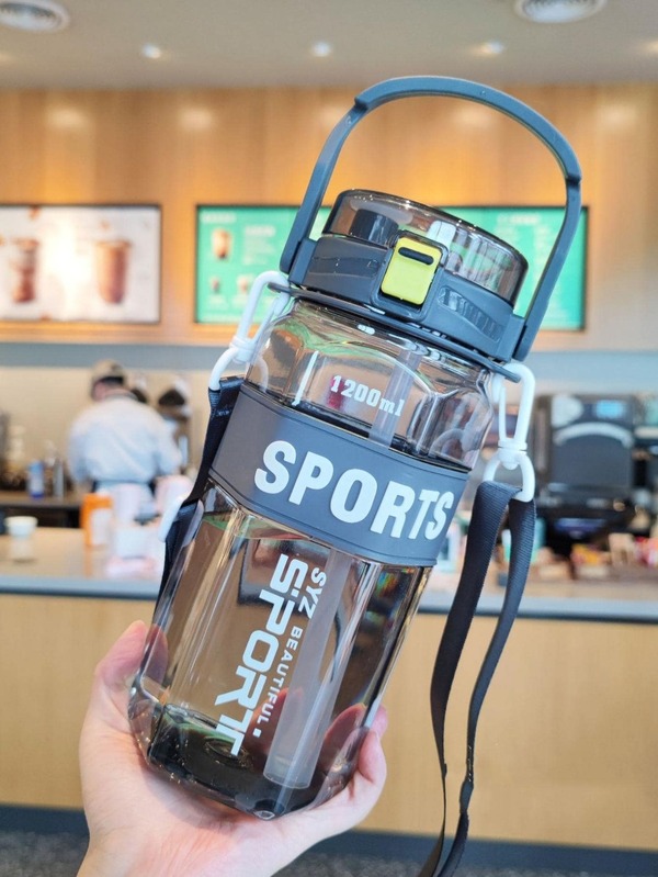 1pc Letter Graphic Water Bottle