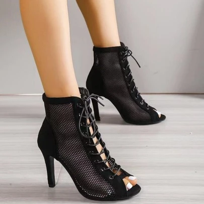 Botas de tacón alto con punta abierta de estilo británico, color negro, con cordones de estilo stiletto para mujer. Botas de baile de moda, botas de malla hueca, botas de tobillo para vacaciones al aire libre
