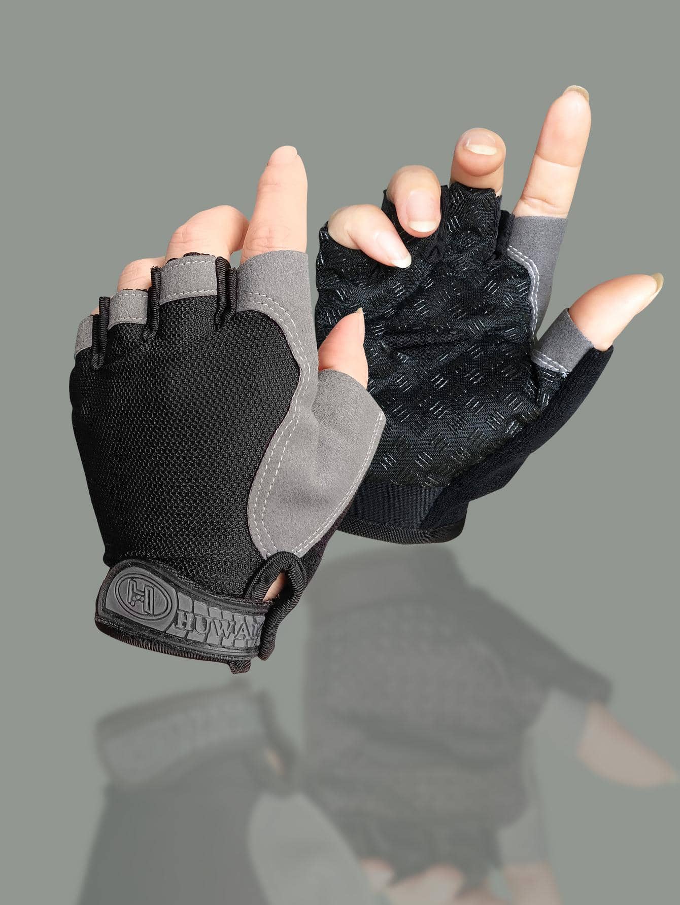 1pair Colorblock Anti-slip Half-finger Sports Gloves - Multicolor - View 1