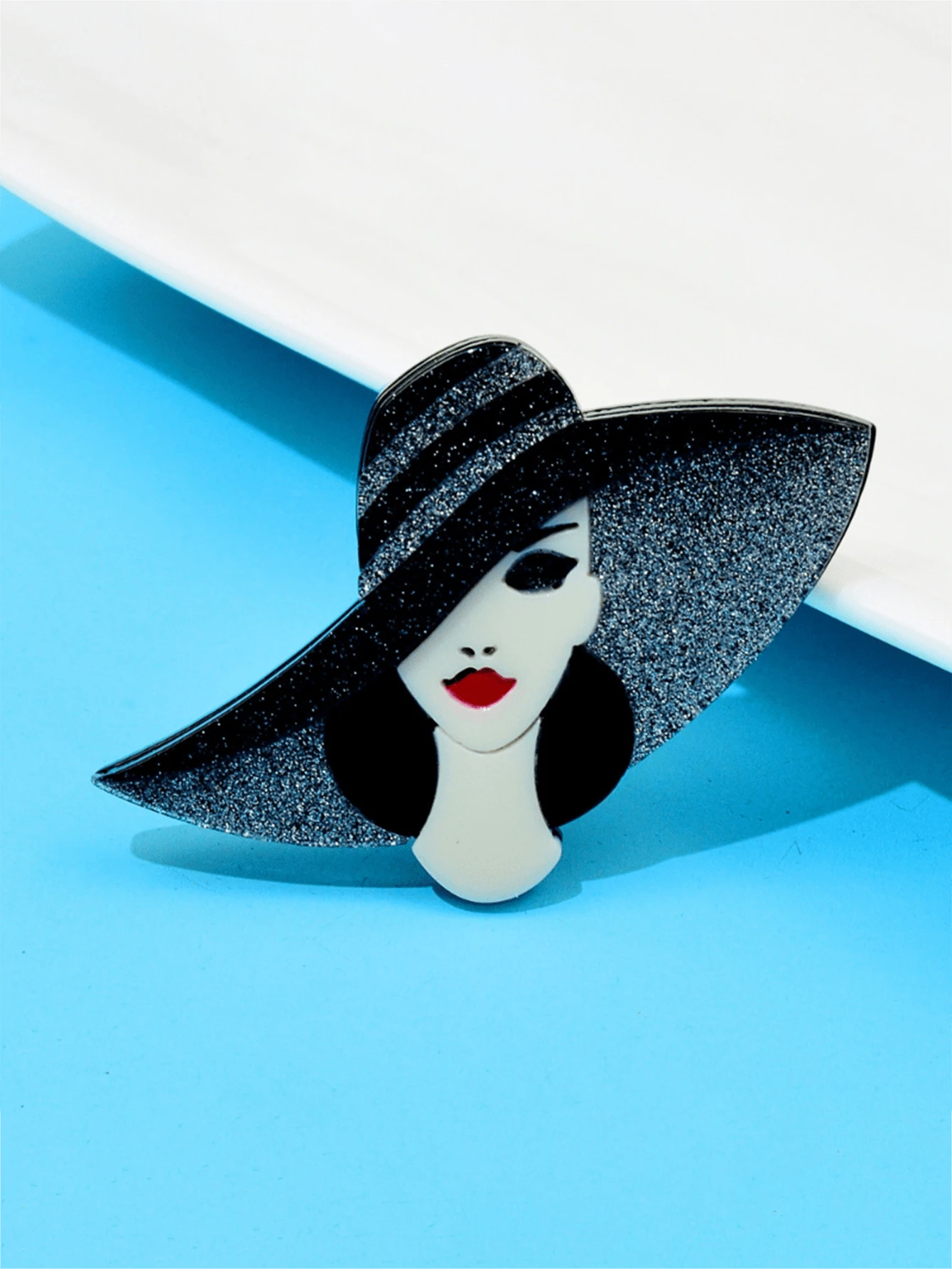 時尚鋅合金亮片細節帽子裝飾胸針適合女士日常裝飾 - 彩色 - 查看 1