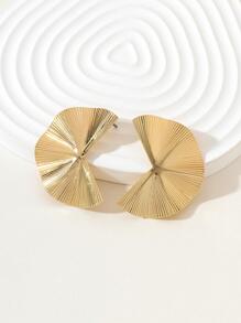 Textured Metal Design Stud Earrings