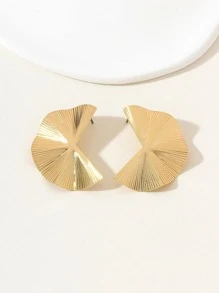 Textured Metal Design Stud Earrings