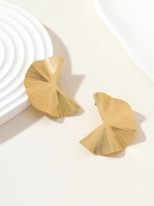 Textured Metal Design Stud Earrings