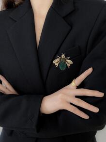 Cubic Zirconia Bee Design Brooch