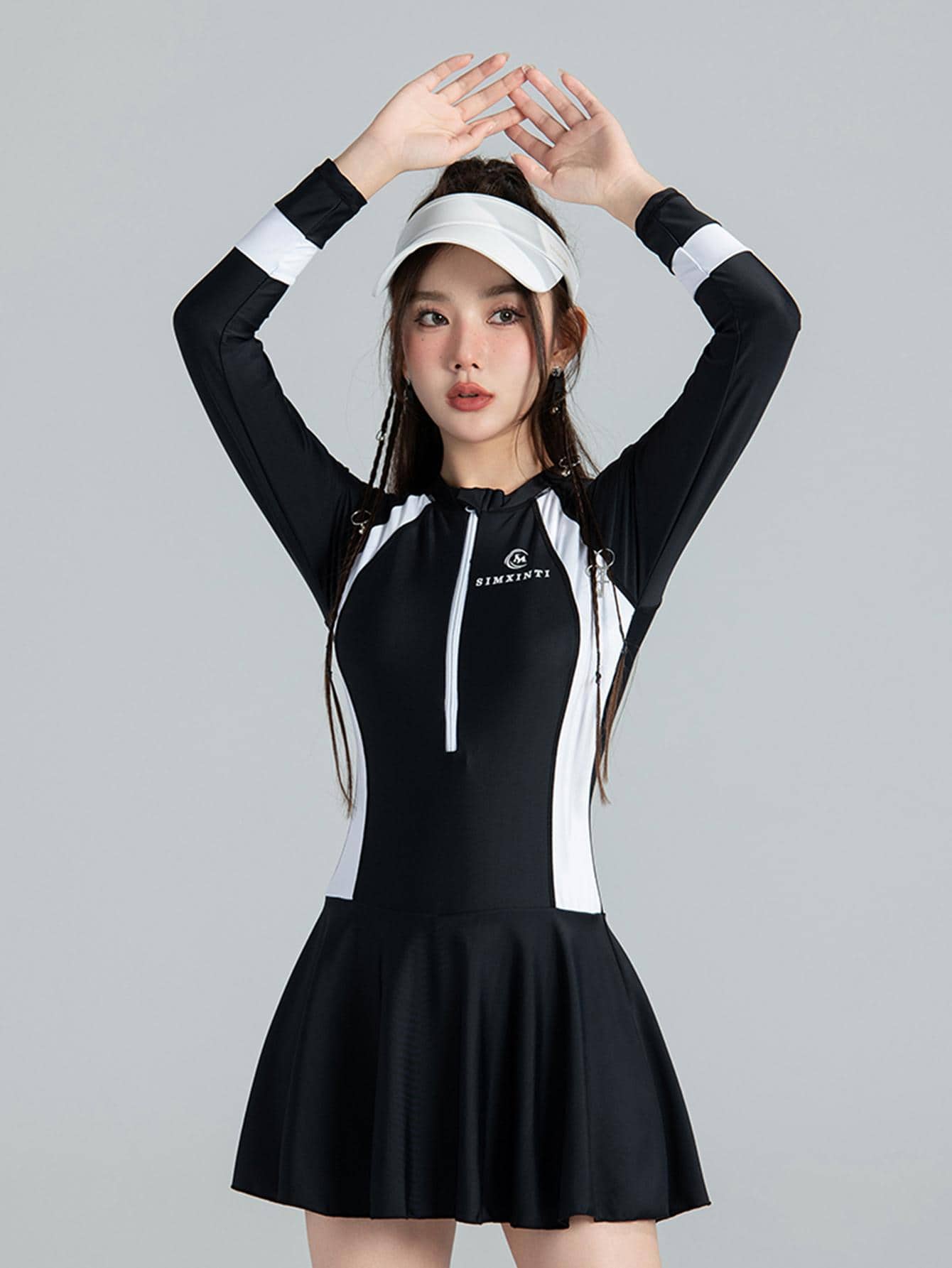 Bañador una pieza de color combinado con estampado de letra - Negro - Ver 1