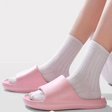 學院粉色拖鞋適用於女士極簡單帶拖鞋 - 粉色 - 查看 3