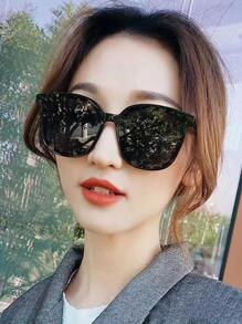 1 件时尚太阳镜，带包装袋，太阳镜，海滩太阳镜，女士海滩配饰，太阳镜，太阳镜，遮阳镜，基本款，适合毛衣，牛仔裤，运动裤，连帽衫，夹克，连衣裙和长袖衬衫，适合夏季海滩度假、户外、旅行 - 黑色 - 查看 3