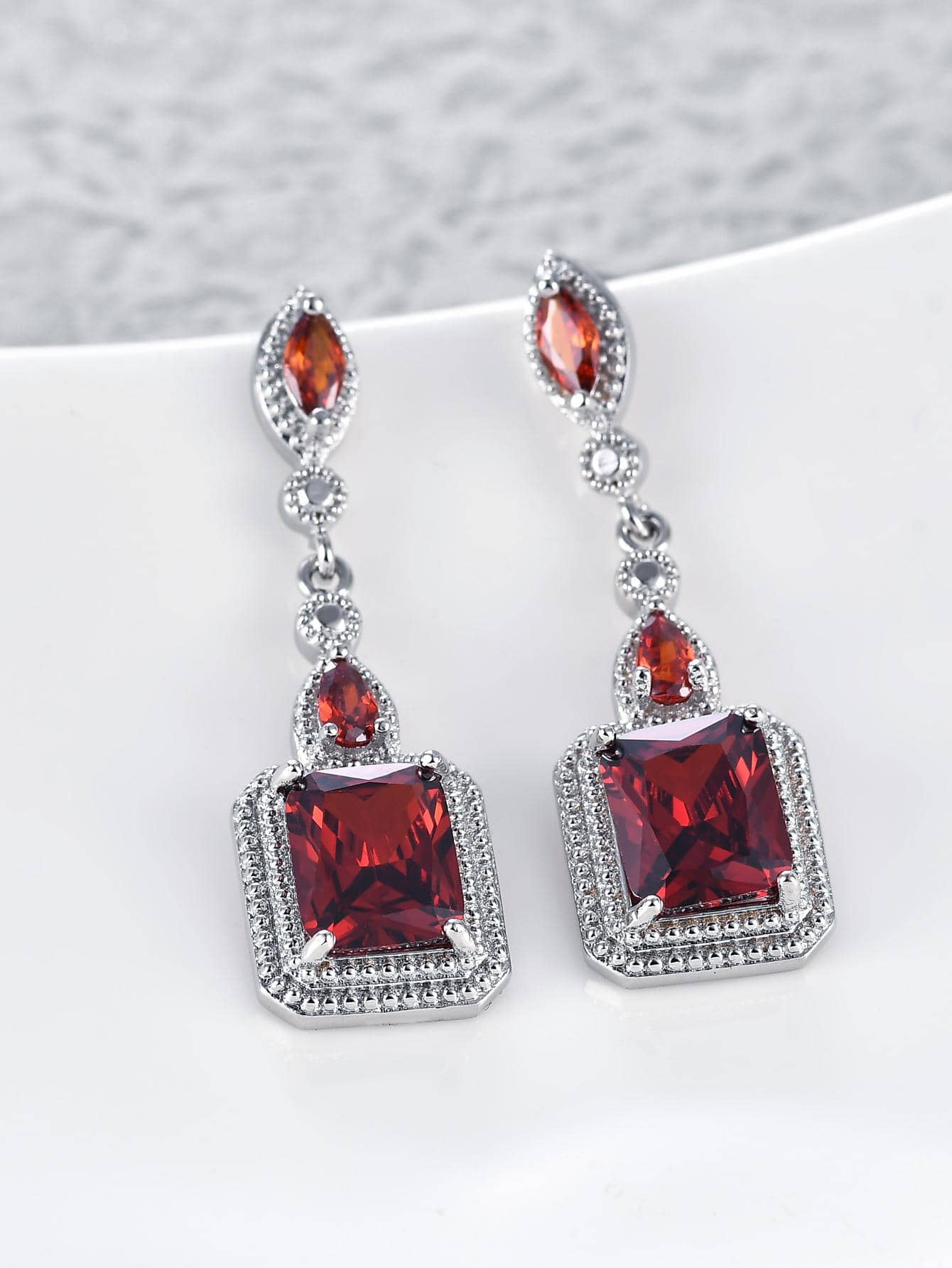 Bông tai thả hình học trang trí bằng đá khối Zirconia - Màu Đỏ Sâu - Xem 1