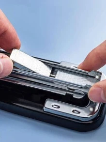 M&G 1 Peça Grampeador de Cor Sólida, Grampeador de Mesa Simples e Rotativo para Estudante, Escritório, Volta às Aulas, Material Escolar