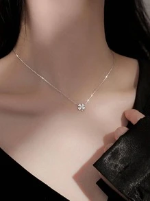 1pc Women's Clover Necklace, Simple & Elegant Clavicle Chain, Sophisticated & Niche High-End Jewelry - Silver - View 1