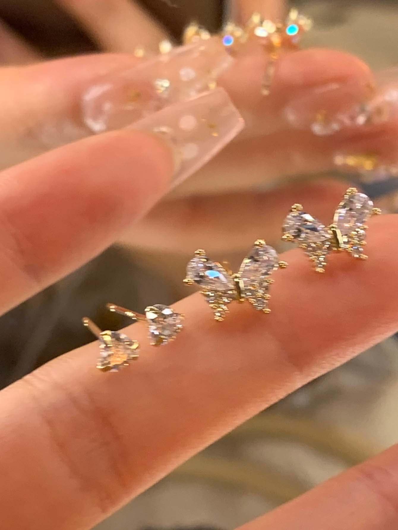 Andkiss 4 piezas/set Pendientes con diamante de imitación con diseño de mariposa