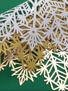 4pcs Christmas Series Silver-color Snowflake Shaped Hollow Out Placemats For Table Decoration, Insulation, Pot Holder. Suitable For Home, Kitchen, Restaurant, Birthday Party, Festival, Hotel, Farmhouse, Family Gathering. - Silver - View 5