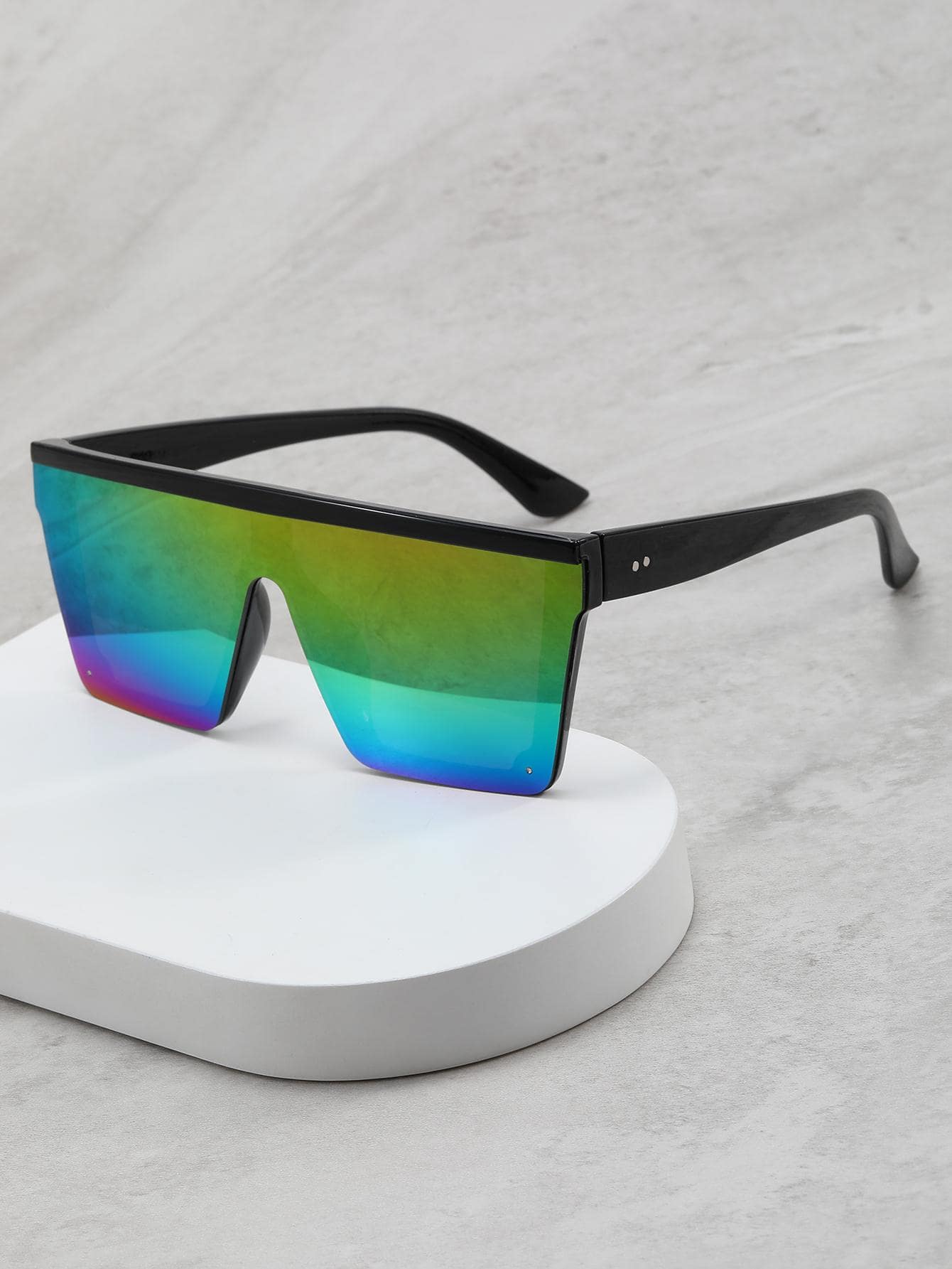 一副男士方形镜框全息一体式镜片波西米亚风时尚眼镜，适合日常街头佩戴，也可作为沙滩配饰，是夏季海滩度假、户外旅行的理想之选。 - 漸層 - 查看 1