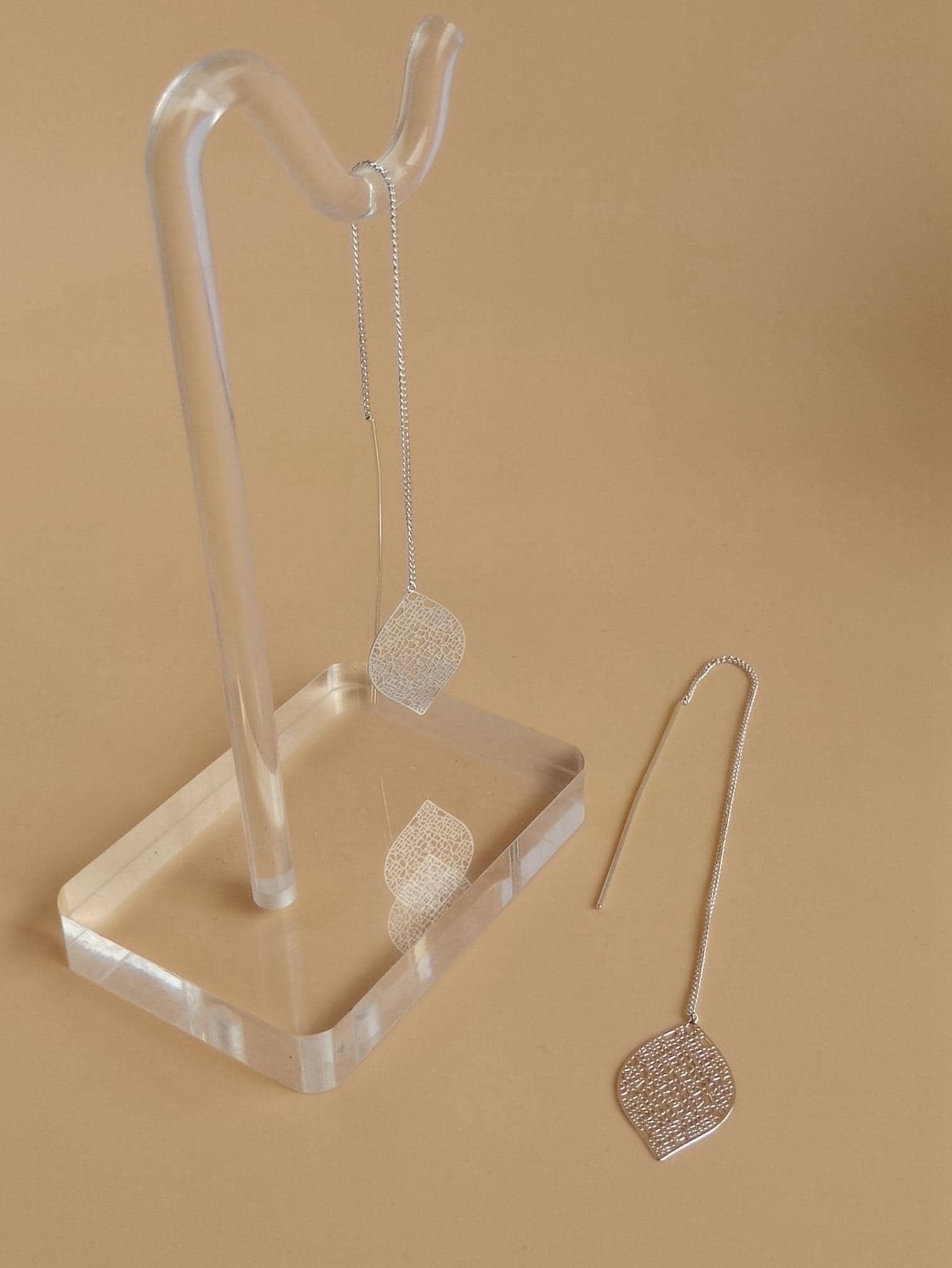 樹葉裝飾耳線 - 銀色 - 查看 1