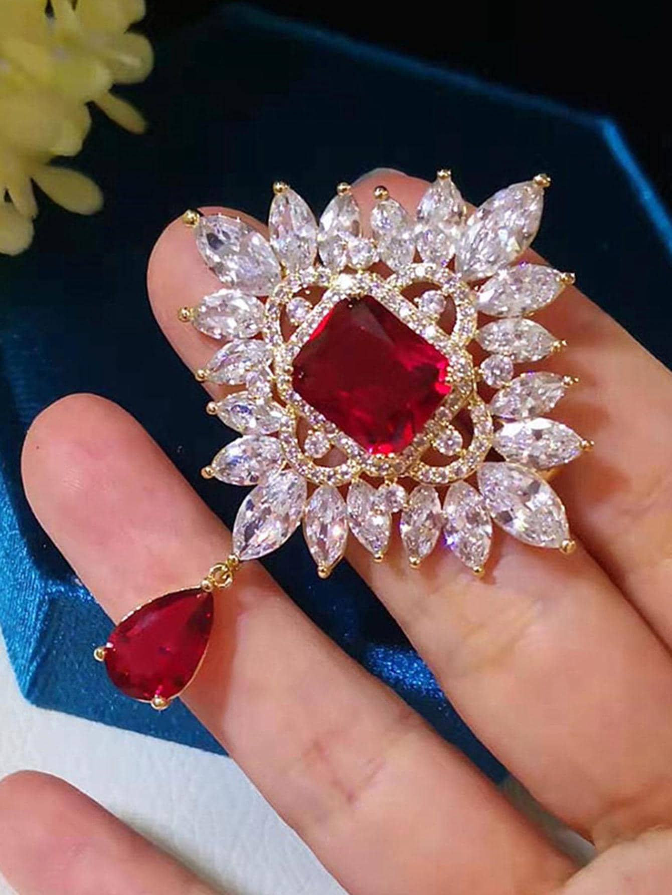 水晶細節胸針 - 紅色 - 查看 1