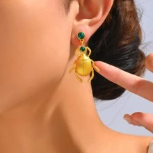 Bông tai thả côn trùng chi tiết rhinestone - Vàng - Xem 3