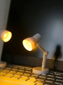 1入組新款和獨特創意小書燈,臥室夜晚燈,迷你書櫃燈,可愛塑膠裝飾燈裝飾用品 - 黃色 - 查看 3
