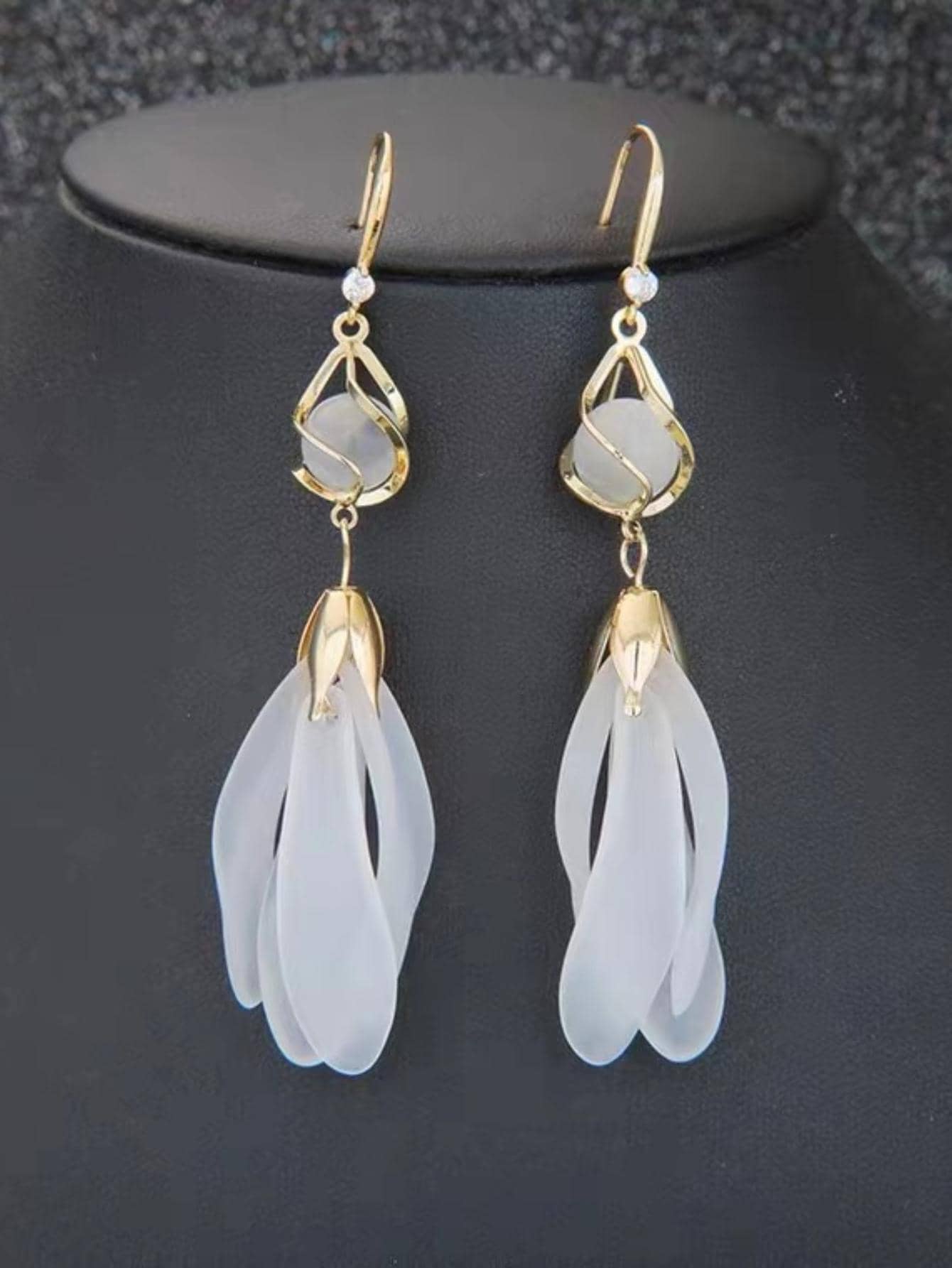 花瓣耳墜 - 白色 - 查看 1