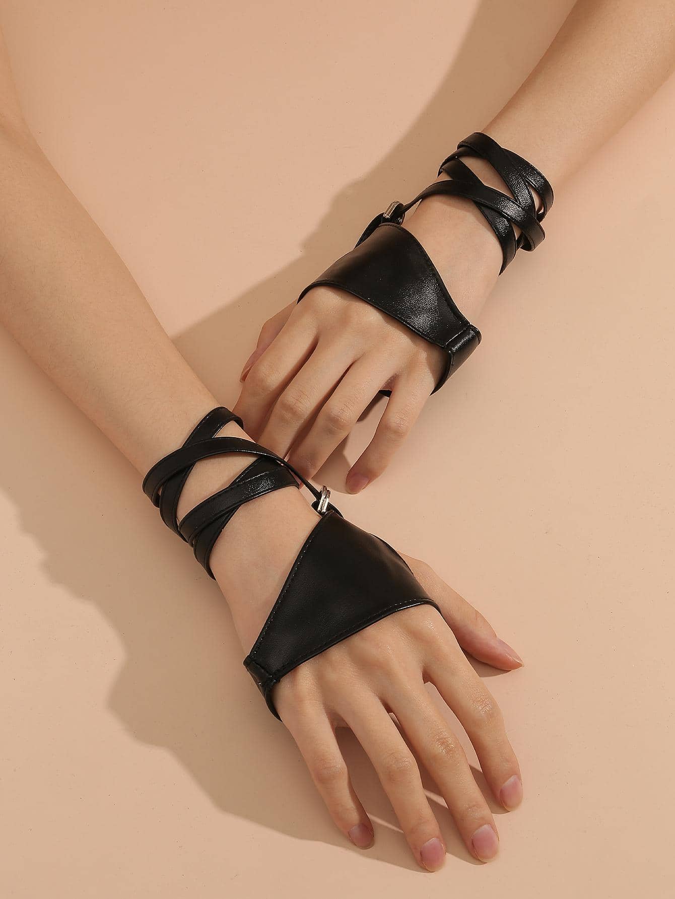 Street 1 双装女士性感PU皮半指手套，适合舞台表演、万圣节和夏季穿着。 - 黑色 - 查看 1