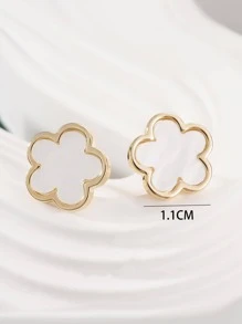 花朵裝飾耳釘 - 白色 - 查看 3