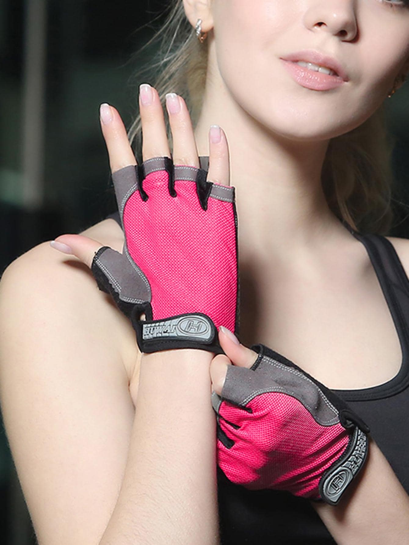 1雙女性撞色字母貼飾透氣休閒露指手套適用於日常生活 - 粉色 - 查看 1