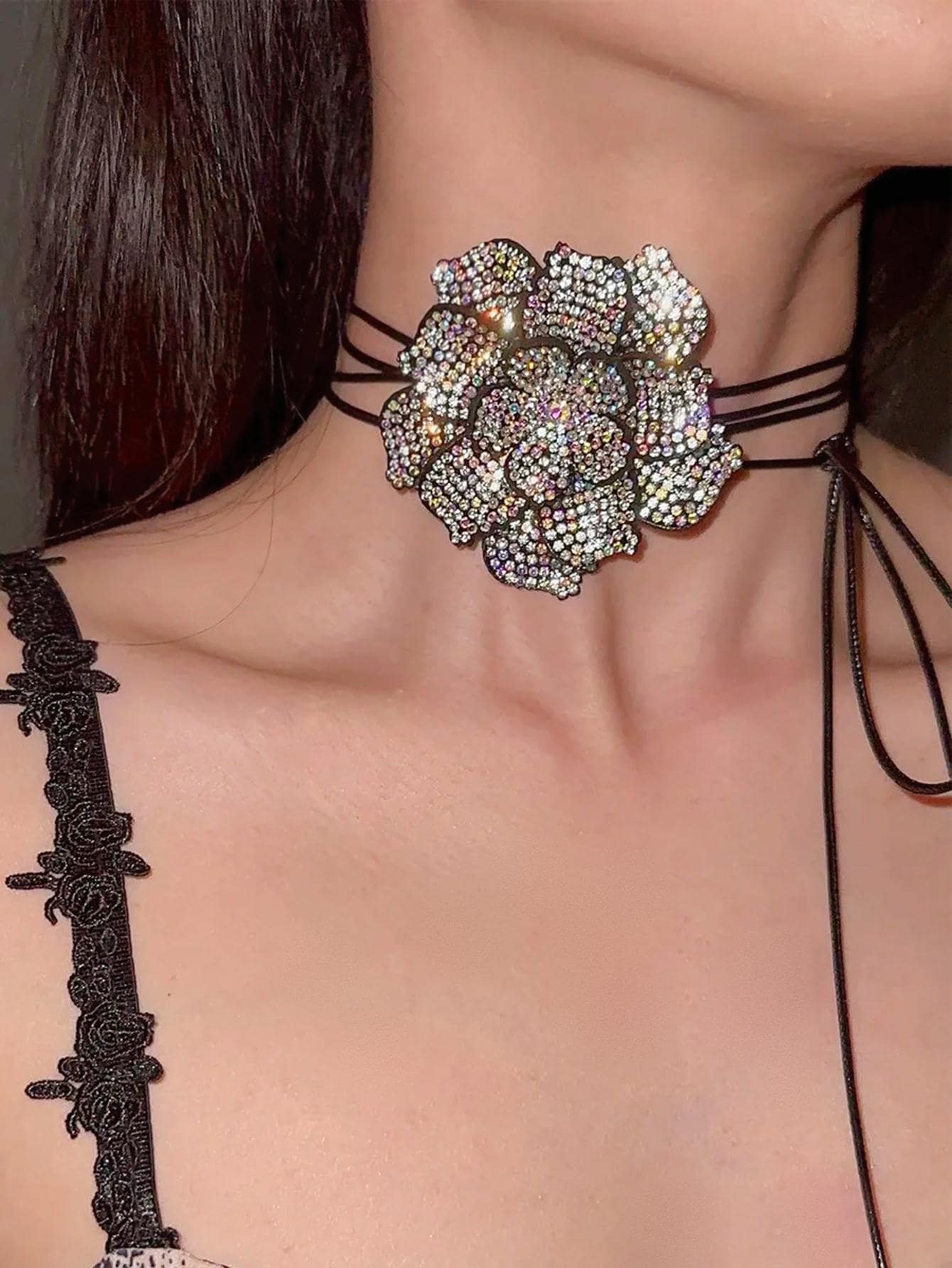 Vòng cổ trang trí hoa rhinestone
