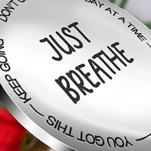 不銹鋼雙面口袋擁抱令牌禮物送給朋友男朋友女朋友女兒兒子 - Just Breathe - 銀色 - 查看 2