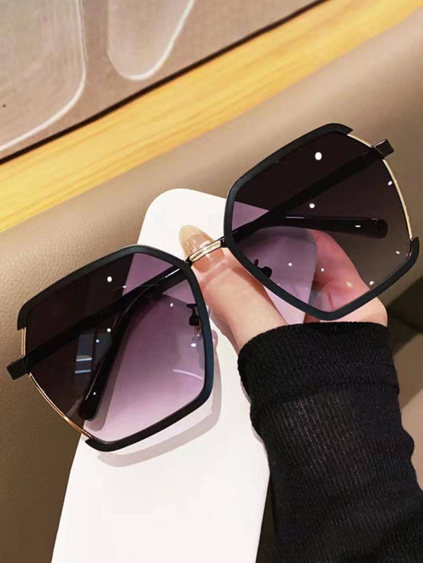 1 par Óculos da Moda com Lentes Degradê, Acessórios de Praia para Mulheres, Óculos de Sol Básicos para Looks de Outono e Inverno, Presentes Casuais de Negócios para Mulheres, Estilo Elegante para Verão, Praia, Viagem, Estilo Elegante com Armação Quadrada Ampla