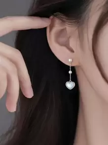 心形吊坠耳环 - 銀色 - 查看 2