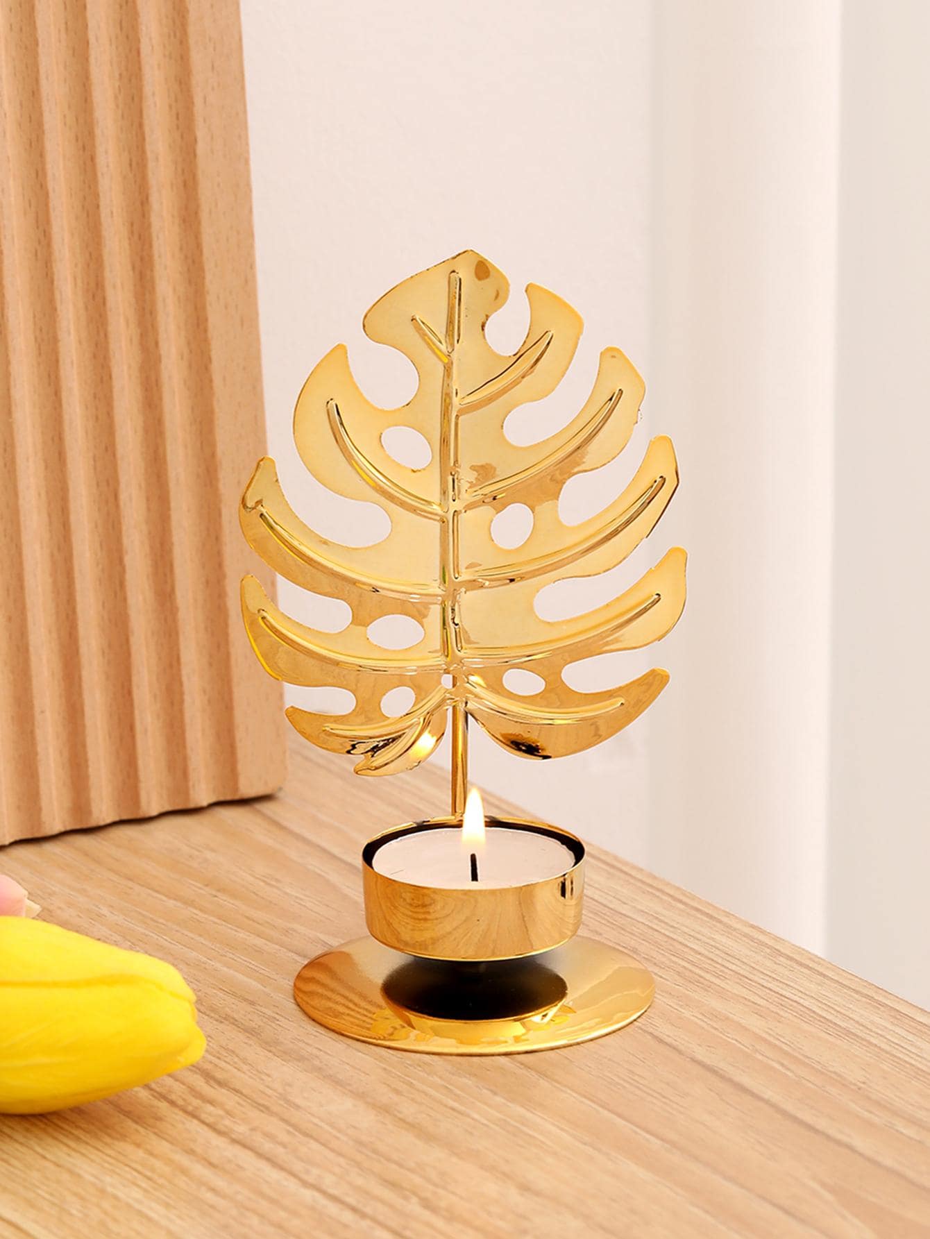 1pc Leaf Decor Candle Holder - Gold - View 1