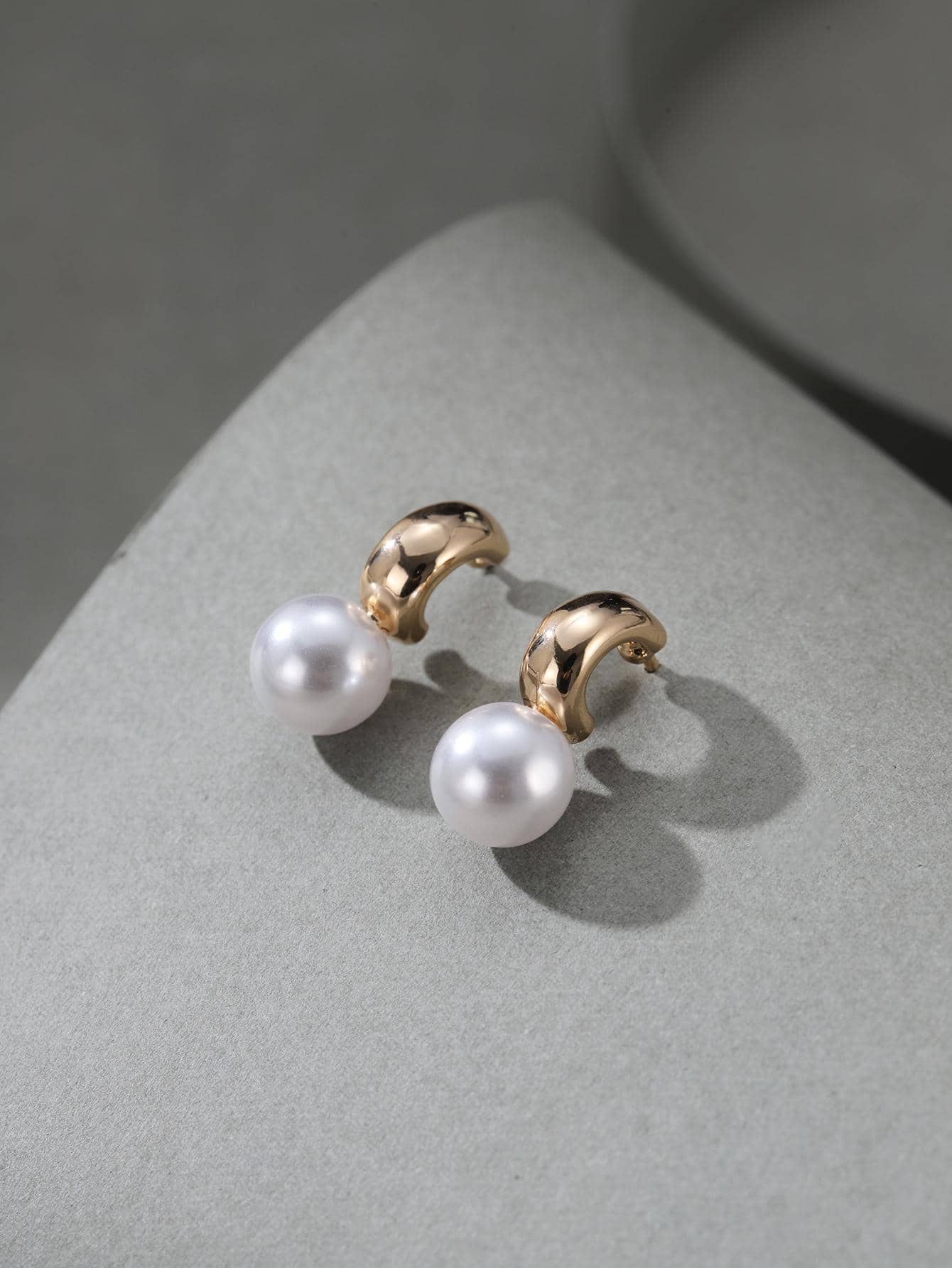 1雙時尚鋅合金人造珍珠裝飾開口耳環適合女士日常裝飾 - 彩色 - 查看 1