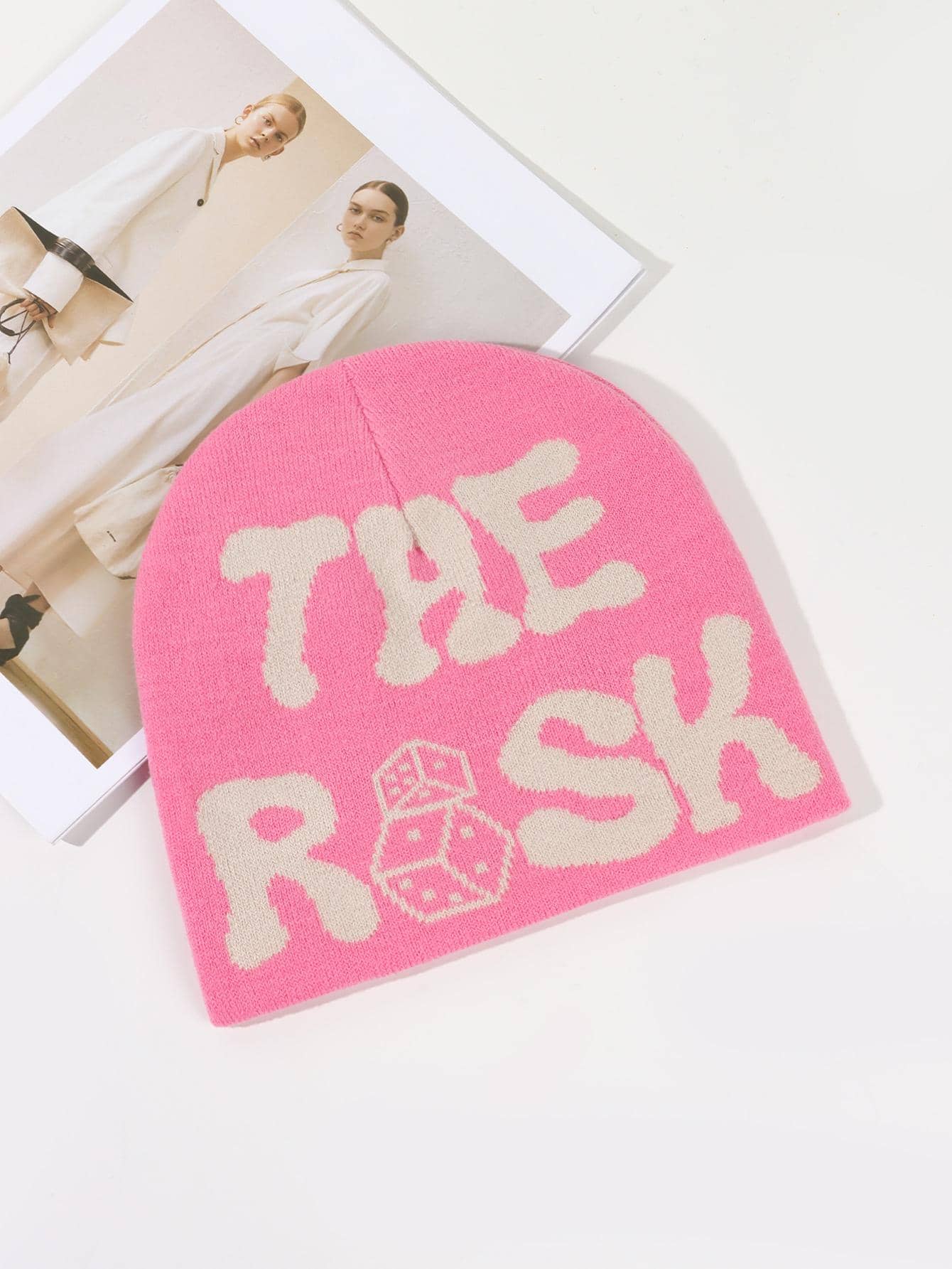 1入女士假期和戶外時尚提花字母針織帽,無邊設計並具有捲邊,適用於戶外度假旅行、生日派對