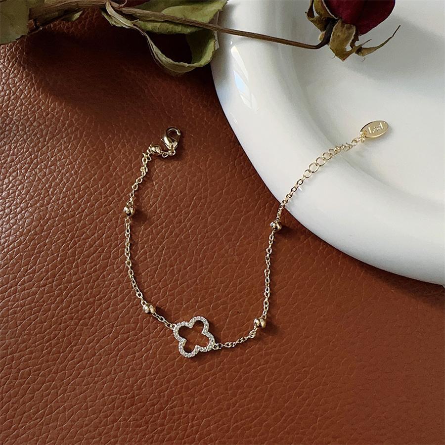 1pc Copper Single Flower Clover Design Lucky Charm Bracelet, Fashionable Ladies Gift Idea For Valentine's Day, Girlfriends, Family, Suitable For School, Everyday Wear - Yellow Gold - View 1