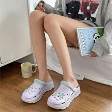preppy Zuecos para de color combinado con estampado de letra con patrón de dibujos animados adorno con diseño de abertura EVA Zuecos - Morado - Ver 3
