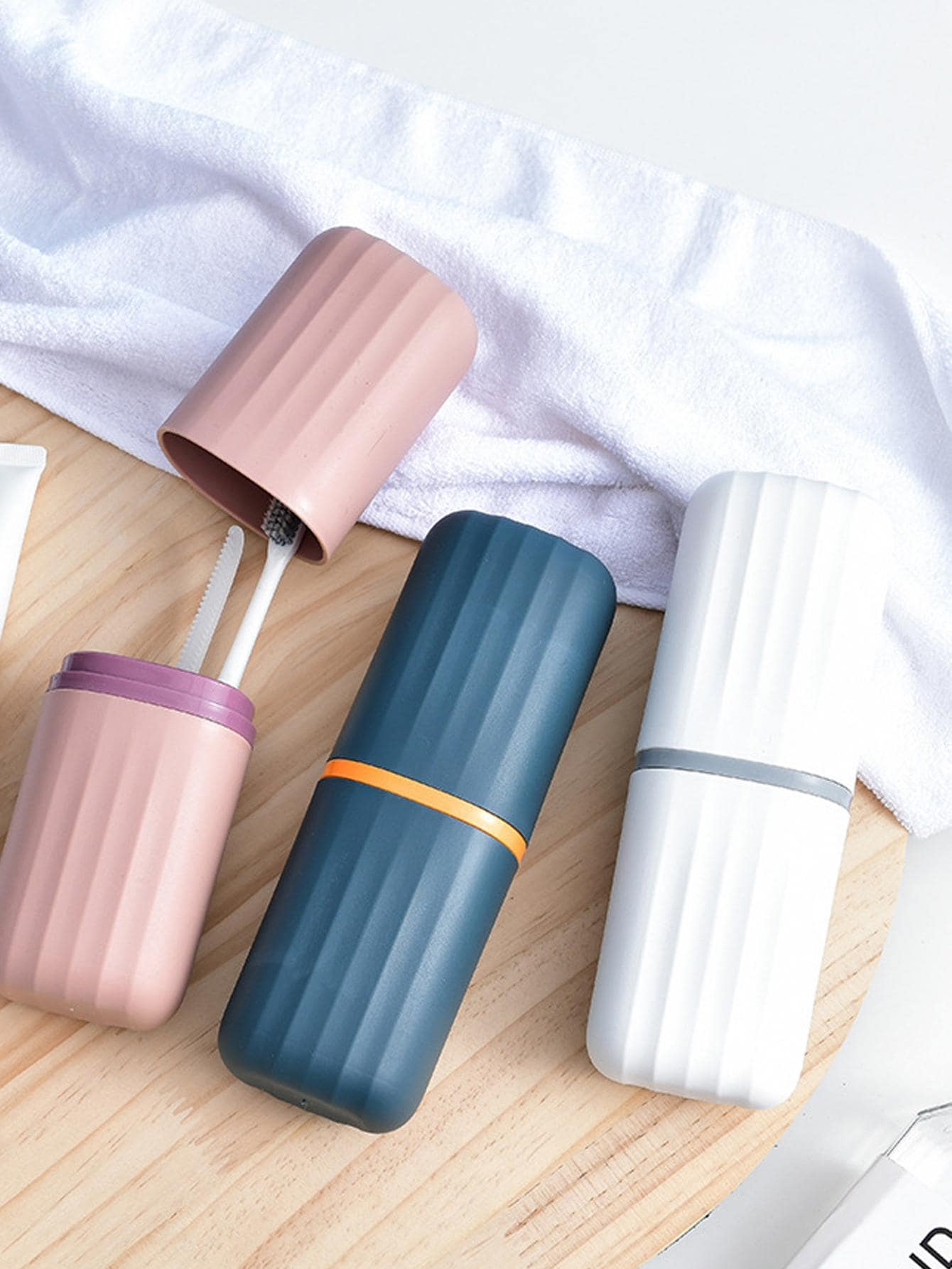 1 Gói Giá đỡ bàn chải đánh răng di động, Cốc bồn tắm có kết cấu dọc PP gia dụng