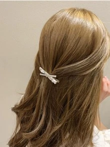 1pc Luxury Faux Pearl Criss-Cross Bow Hair Clip, New Design Faux Pearl Side-Clip Bangs Clip, Sweet Girly Hair Accessory Claw Clips Hair Claws Hair Barrettes, School Stuff, Elegant, College, Faux Pearl Hair Accessories, Winter Outfit For Women, Bows, Cute