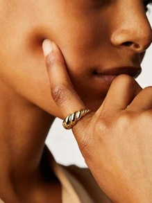 1pc Minimalist Twist Ring - Yellow Gold - View 5