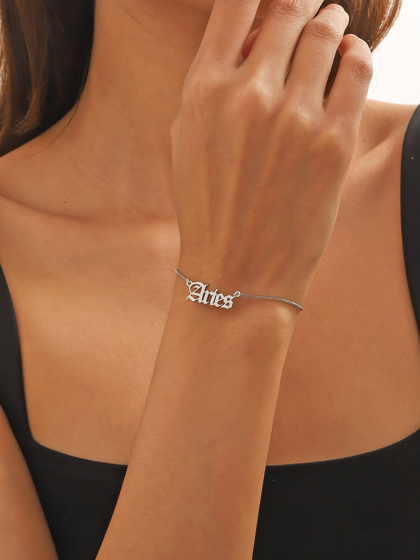 字母裝飾手環 - 銀色 - 查看 1