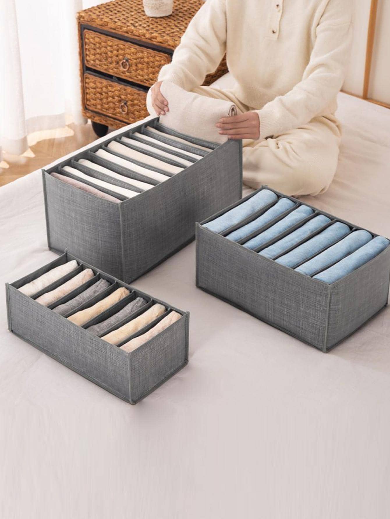 1 hộp đựng quần áo có thể gập lại nhiều ngăn - Xám - Xem 1