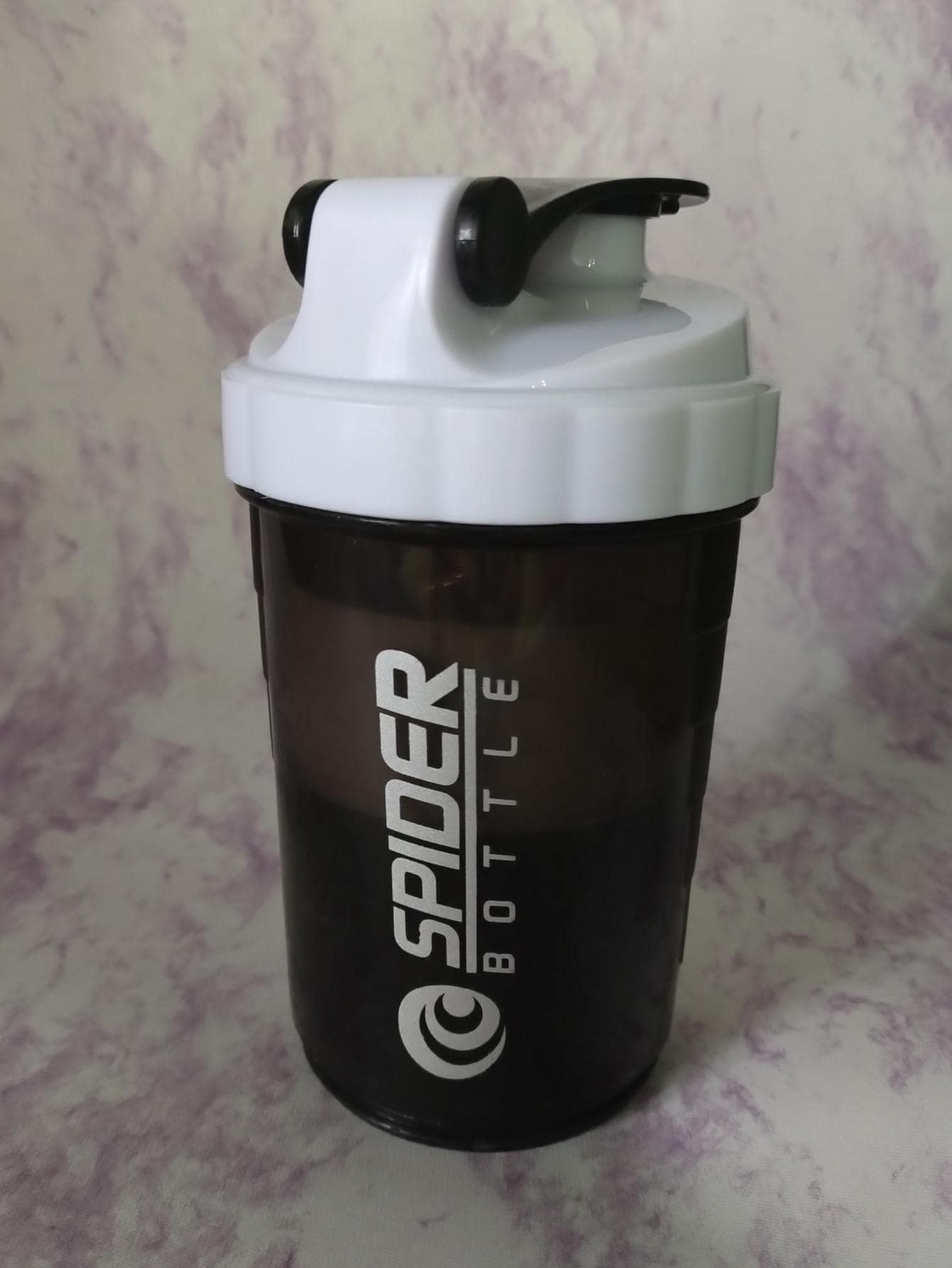 Vaso mezclador de proteínas GENESIS COSMETICS con caja para pastillas, agitador de gimnasio y fitness, botella deportiva, botella de agua para exteriores - Blanco - Ver 1