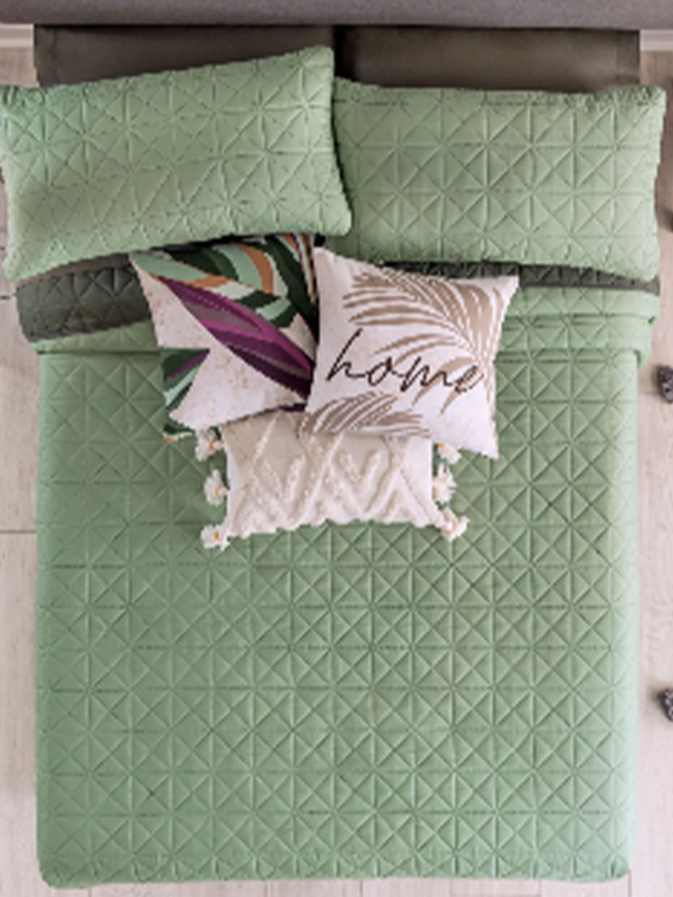 NOVO OLIVE LIGHTWEIGHT DUVET - Dark Green - View 1