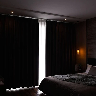 Una pieza de cortina de alta precisión, de unicolor, con anillo superior termoaislante, decoración de hogar minimalista y versátil, adecuada para sala de estar, dormitorio, cortina opaca multifuncional